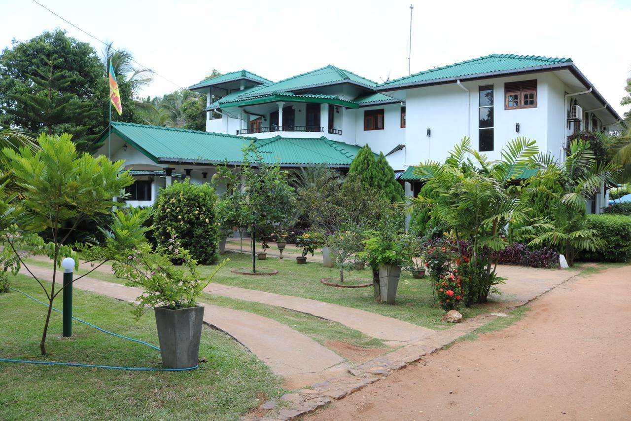 Margosa Lake Resort Anuradhapura Exterior foto